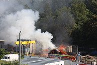 Brand in einem Recyclingunternehmen